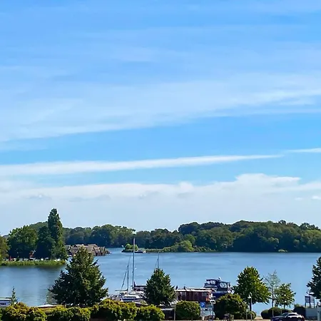Elegantes & Modernes Neli Mit Terrasse, 100m Zum Hafen Mueritz Lägenhet *