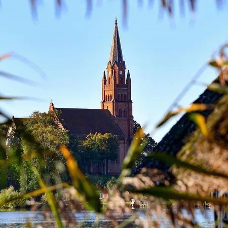 Elegantes & Modernes Neli Mit Terrasse, 100m Zum Hafen Mueritz Röbel