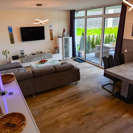 Apartament Elegantes & Modernes Neli Mit Terrasse, 100m Zum Hafen Mueritz