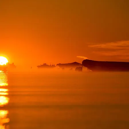 Elegantes & Modernes Neli Mit Terrasse, 100m Zum Hafen Mueritz Apartament