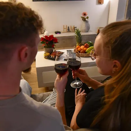 Elegantes & Modernes Neli Mit Terrasse, 100m Zum Hafen Mueritz Lägenhet Röbel