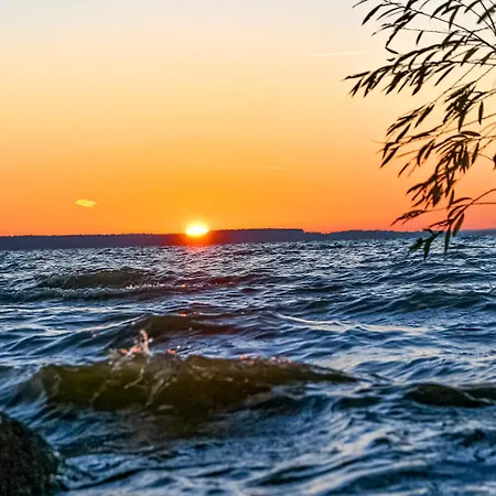 Elegantes & Modernes Neli Mit Terrasse, 100m Zum Hafen Mueritz Lägenhet *