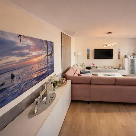 Apartment Elegantes&modernes Neli Mit Terrasse, 100m Zum Hafen Müritz